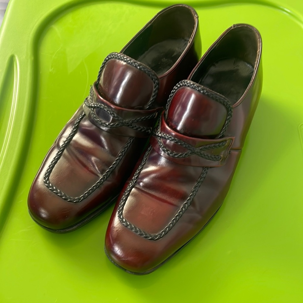 Vintage Unbranded Men’s Burgundy Leather Heeled braided Loafers dadcore